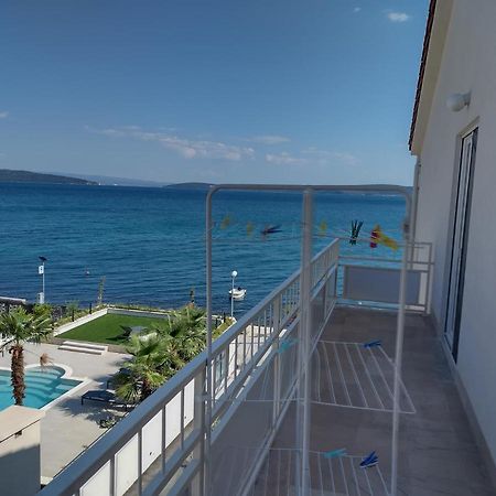 Apartman Figaro Pogled Od Milijun Dolara, 2 Tusa, 2 Wc Kaštela المظهر الخارجي الصورة