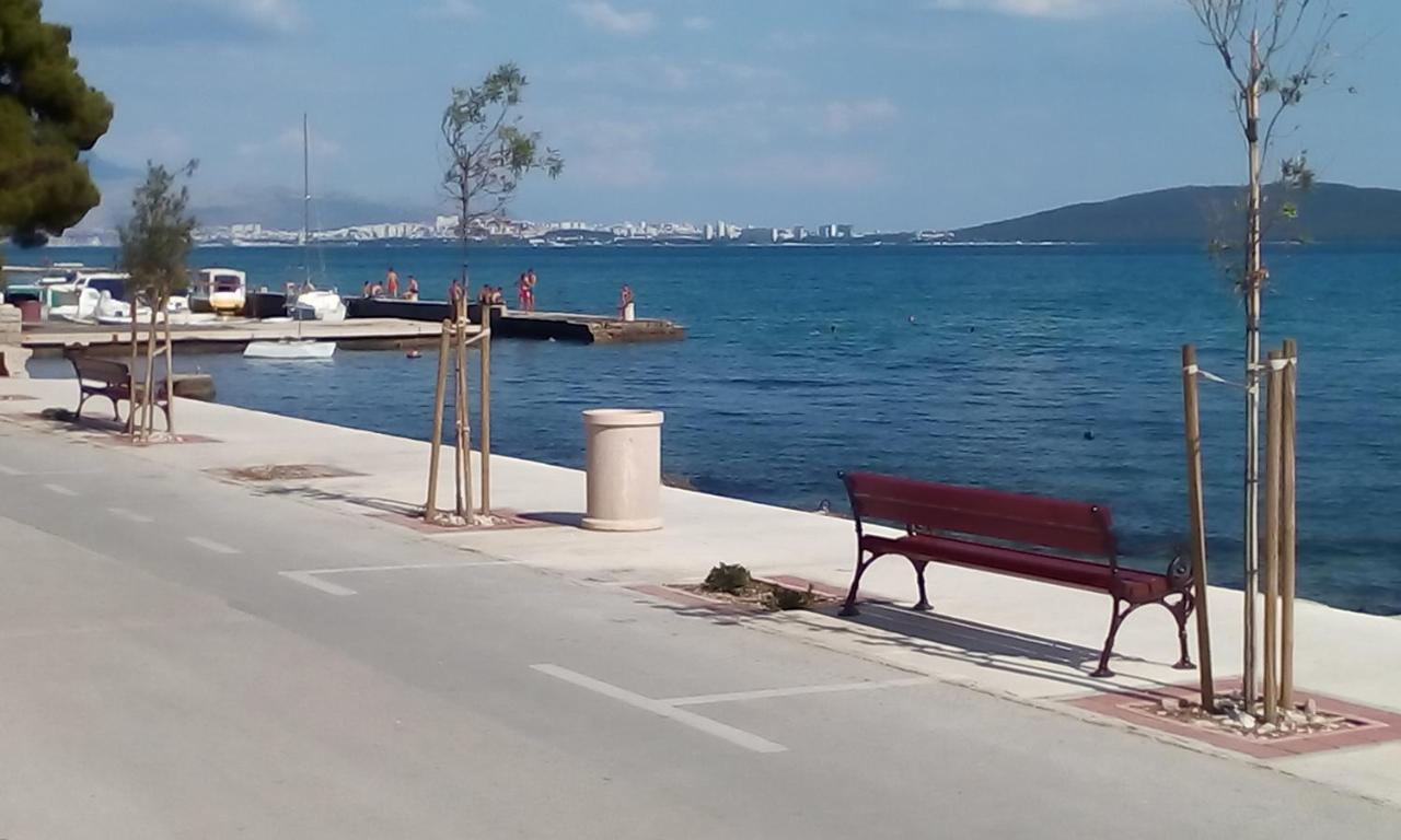 Apartman Figaro Pogled Od Milijun Dolara, 2 Tusa, 2 Wc Kaštela المظهر الخارجي الصورة