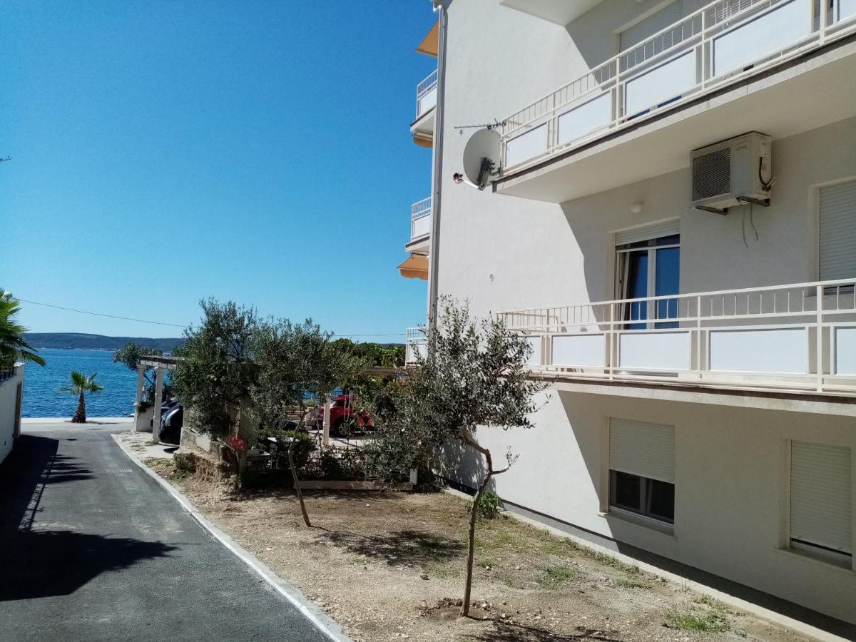 Apartman Figaro Pogled Od Milijun Dolara, 2 Tusa, 2 Wc Kaštela المظهر الخارجي الصورة