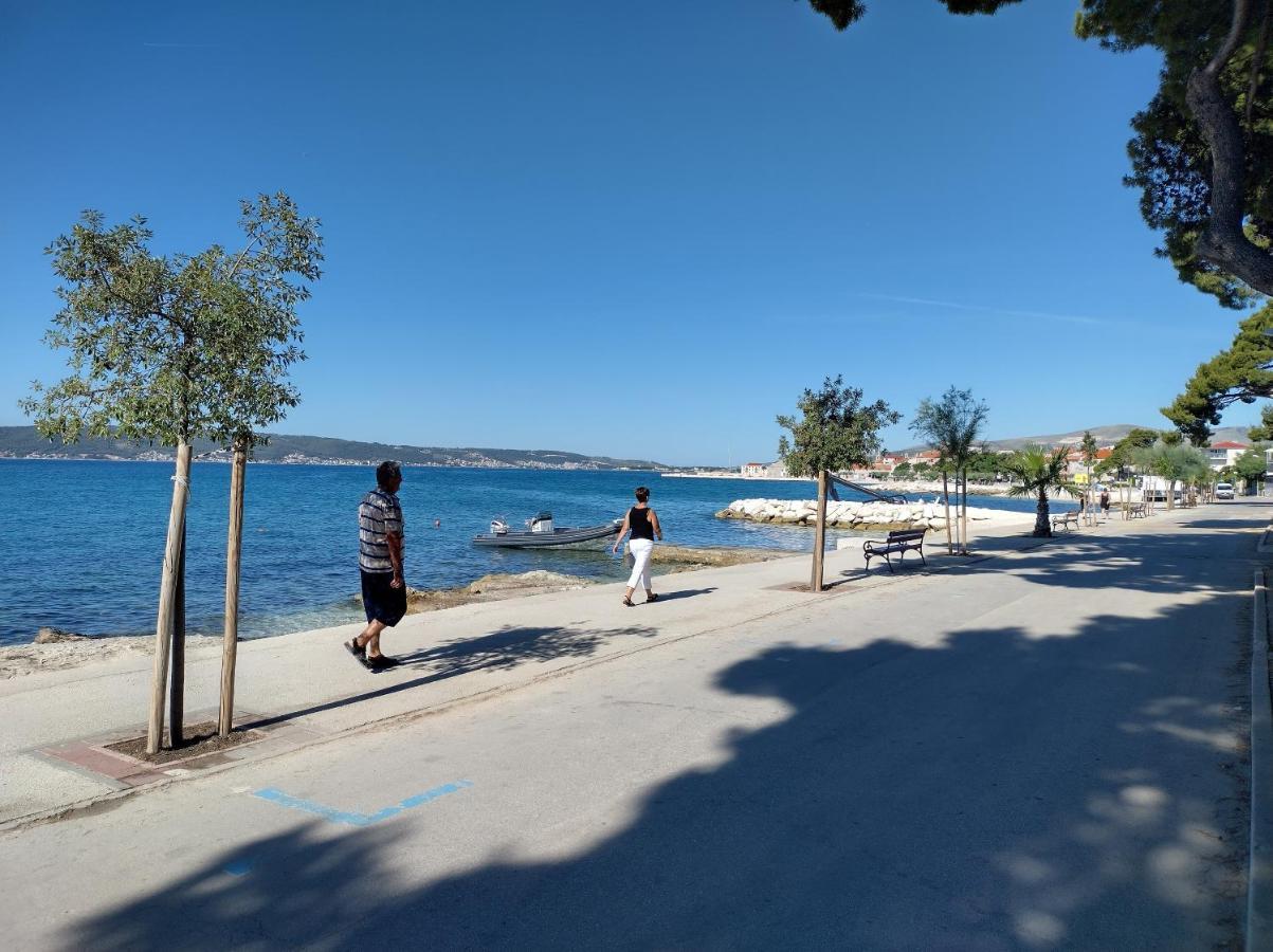 Apartman Figaro Pogled Od Milijun Dolara, 2 Tusa, 2 Wc Kaštela المظهر الخارجي الصورة