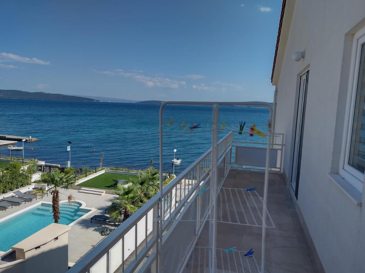 Apartman Figaro Pogled Od Milijun Dolara, 2 Tusa, 2 Wc Kaštela المظهر الخارجي الصورة
