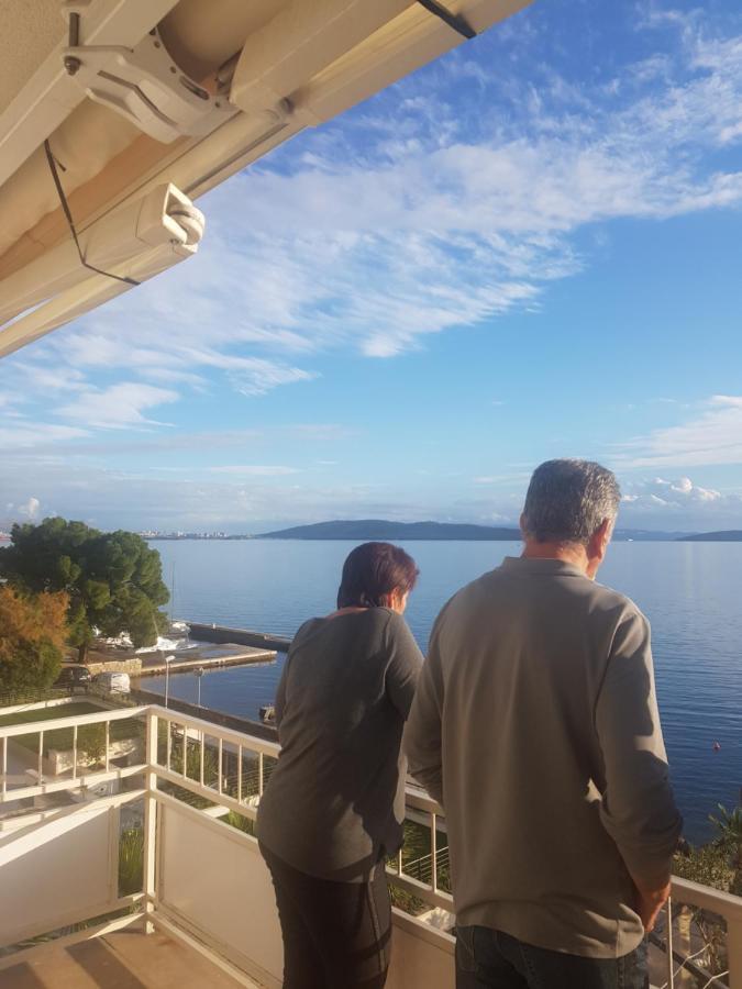 Apartman Figaro Pogled Od Milijun Dolara, 2 Tusa, 2 Wc Kaštela المظهر الخارجي الصورة
